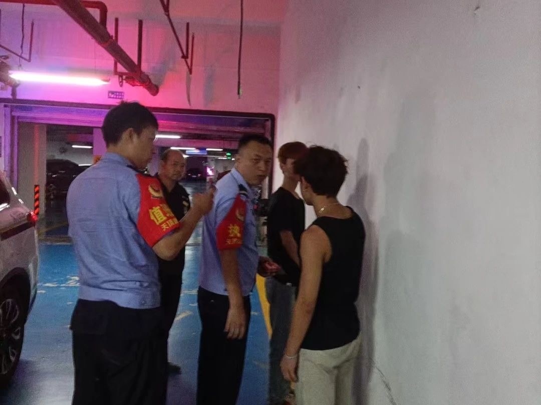 火眼金睛守夜人：秩序团队高效警觉，平安守护夜间安全